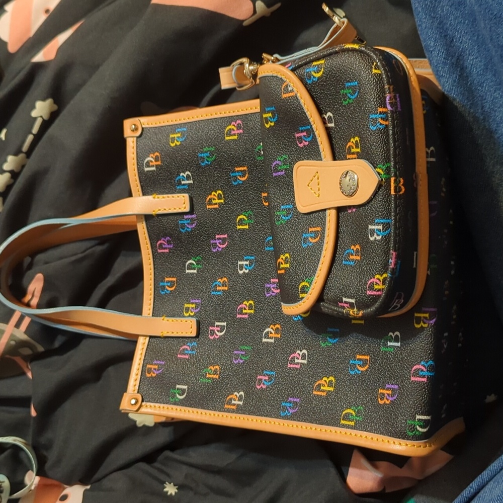 Dooney & Bourke lunch tote and wristlet